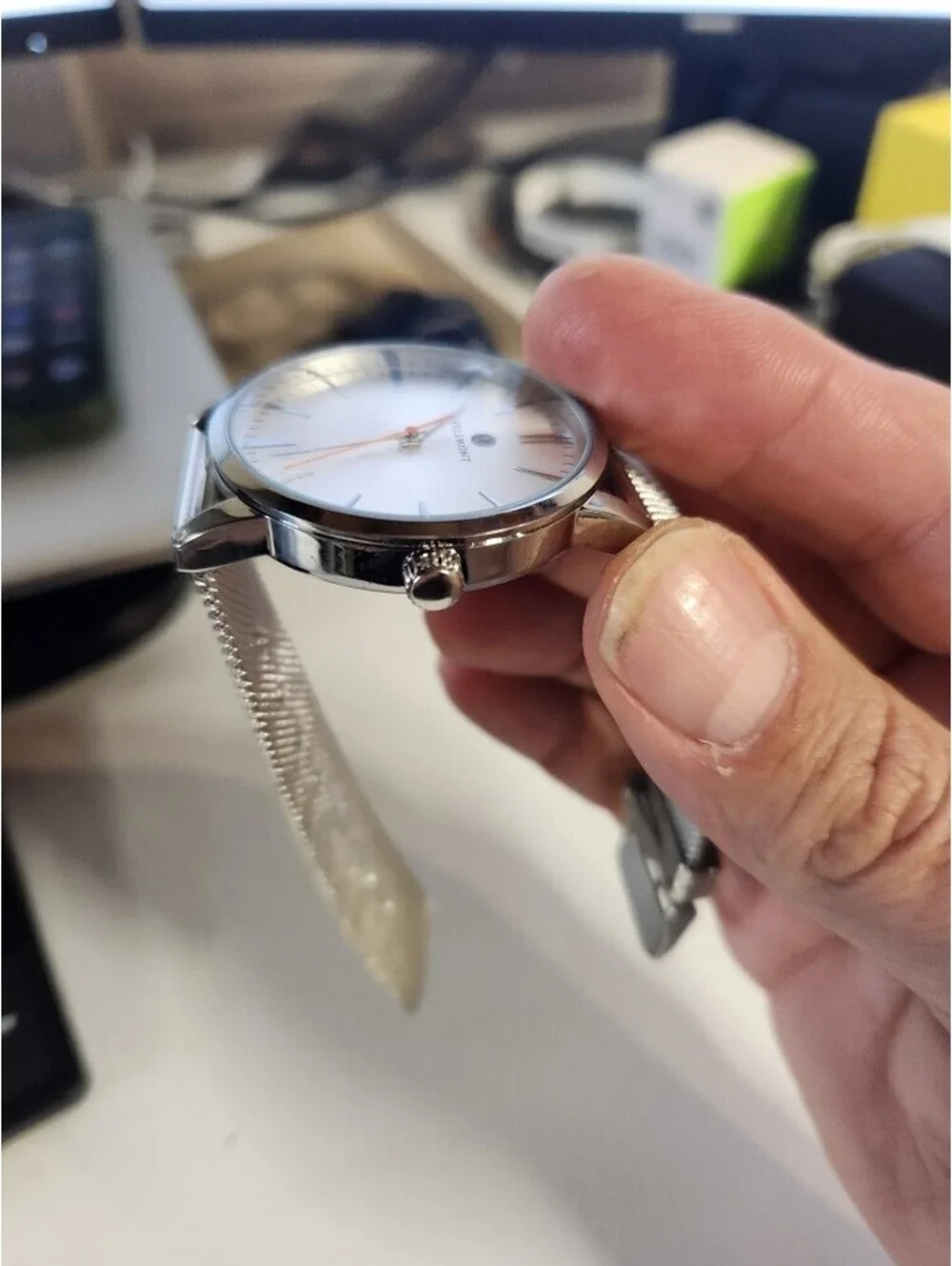 Velmont Silver Mesh Band Analog Wristwatch
